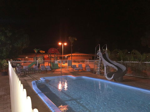 Carnarvon Motel - New Castle Holiday 10