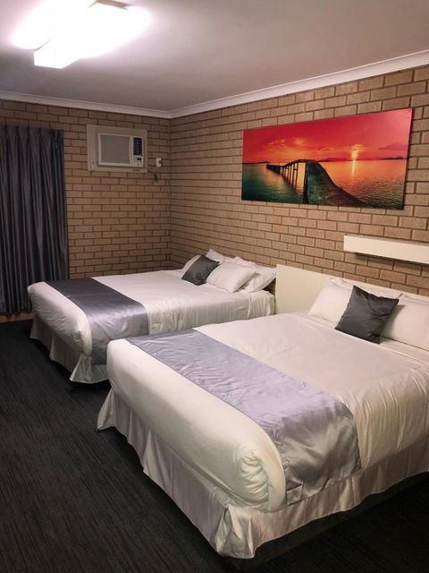 Carnarvon Motel - New Castle Holiday 2