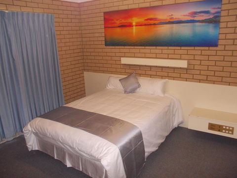 Carnarvon Motel - New Castle Holiday 33