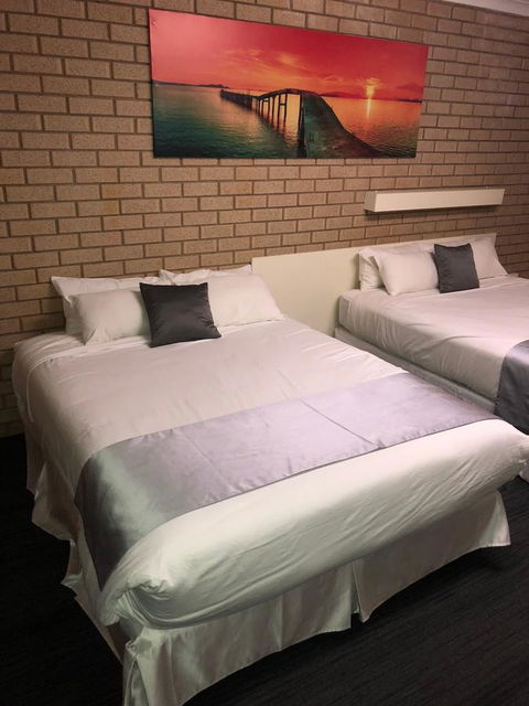 Carnarvon Motel - New Castle Holiday 9
