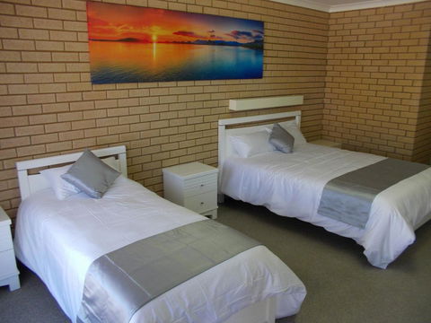 Carnarvon Motel - New Castle Holiday 37