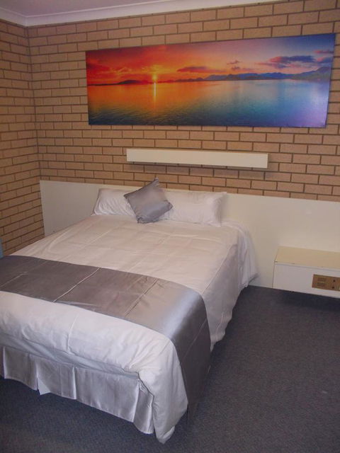 Carnarvon Motel - New Castle Holiday 38