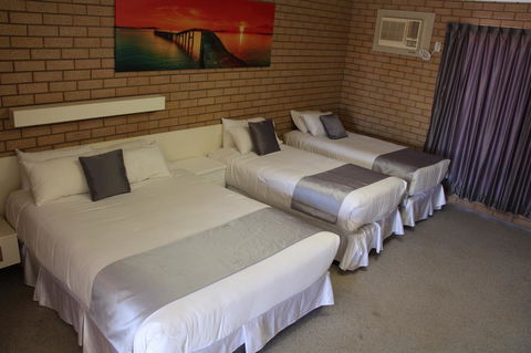 Carnarvon Motel - New Castle Holiday 20