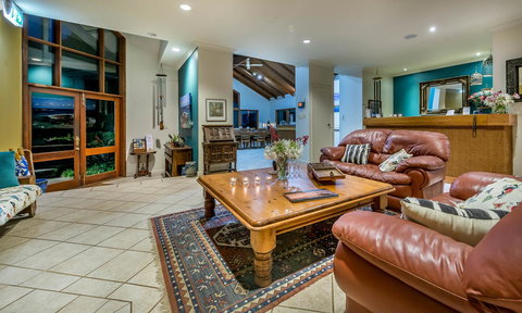 Chimes Spa Retreat - New Castle Holiday 4