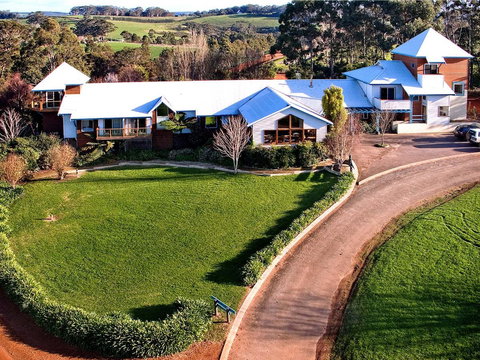 Chimes Spa Retreat - New Castle Holiday 31