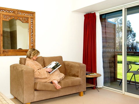 Chimes Spa Retreat - New Castle Holiday 37