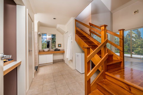 Chimes Spa Retreat - New Castle Holiday 12