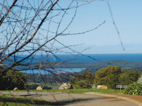 Chimes Spa Retreat - New Castle Holiday 28