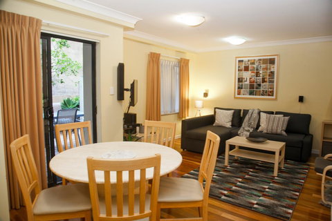 Perth Short Stays - New Castle Holiday 13