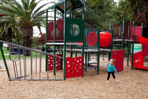 Perth Short Stays - New Castle Holiday 42