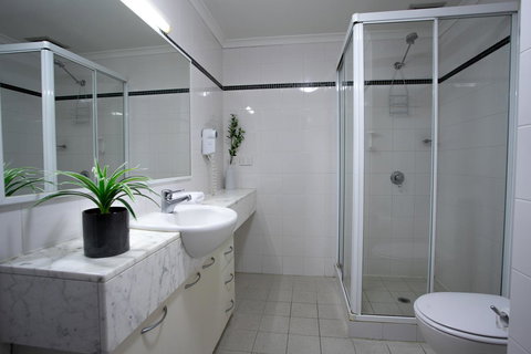 Perth Short Stays - New Castle Holiday 7