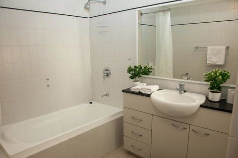 Perth Short Stays - New Castle Holiday 18