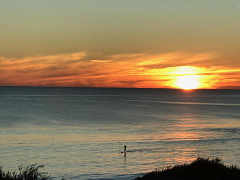 Cottesloe Beachfront Ocean View Apartment - New Castle Holiday 4