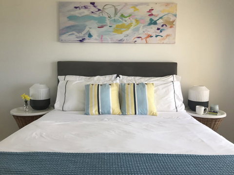 Cottesloe Beachfront Ocean View Apartment - New Castle Holiday 3