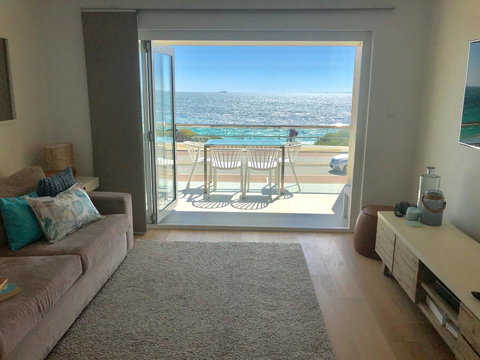 Cottesloe Beachfront Ocean View Apartment - New Castle Holiday 0