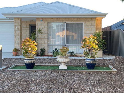 Ascot Comfort - New Castle Holiday 17