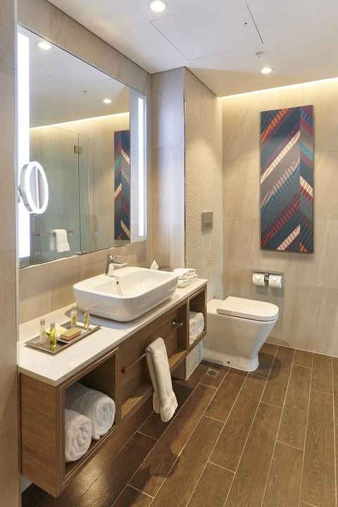 Doubletree By Hilton Perth Northbridge - New Castle Holiday 13