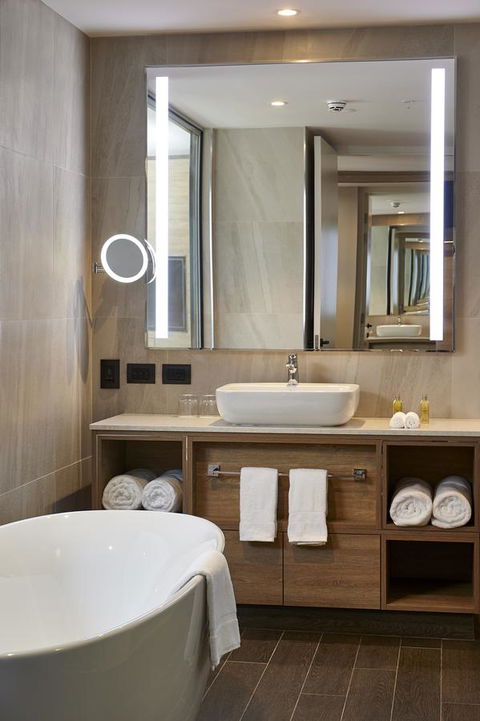 Doubletree By Hilton Perth Northbridge - New Castle Holiday 17