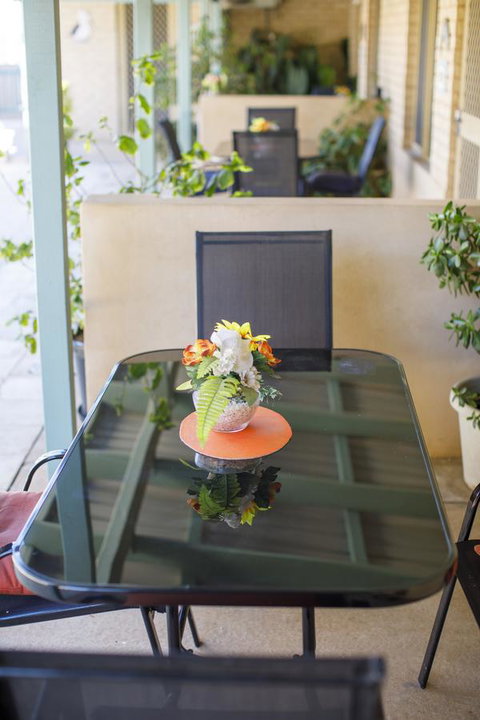 Shark Bay Seafront Apartments - New Castle Holiday 33