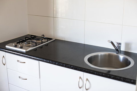 Shark Bay Seafront Apartments - New Castle Holiday 15