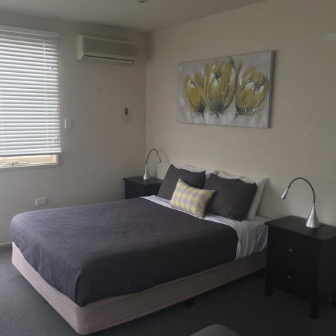 Grapevines Boutique Accommodation - New Castle Holiday 10