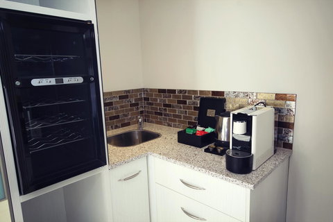 Swan River Hotel - New Castle Holiday 38