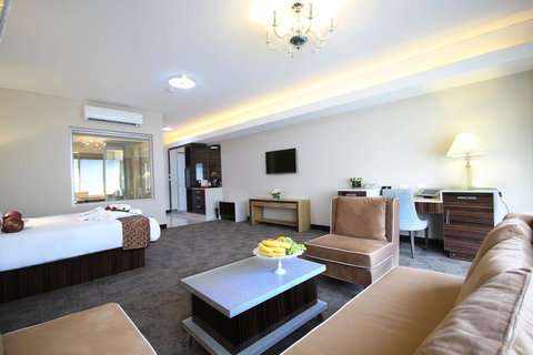 Swan River Hotel - New Castle Holiday 41