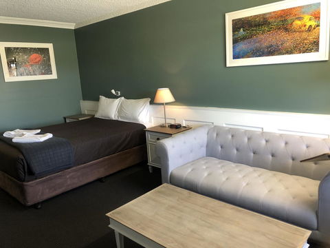 Dog Rock Motel - New Castle Holiday 1