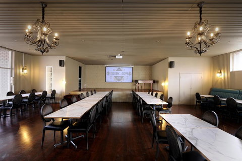 The Stirling Arms Hotel - New Castle Holiday 16