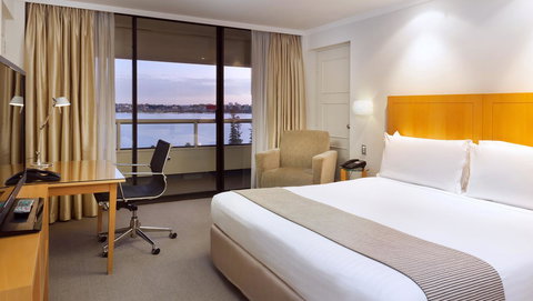 Crowne Plaza Perth, An IHG Hotel - New Castle Holiday 3