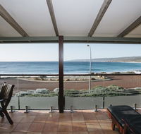Canal Rocks Beachfront Apartments - New Castle Holiday