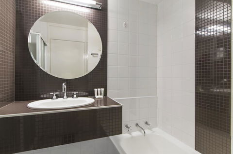Metro Hotel Perth - New Castle Holiday 28