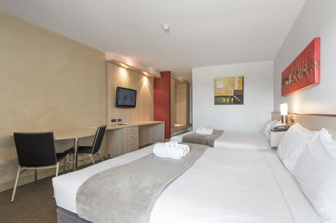 Metro Hotel Perth - New Castle Holiday 24