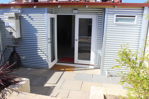 Captain\'s Heritage Cottage - Central Fremantle 2 Bedroom Historic Cottage - New Castle Holiday 15
