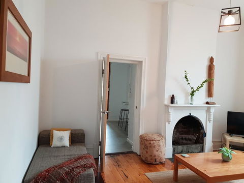 Captain\'s Heritage Cottage - Central Fremantle 2 Bedroom Historic Cottage - New Castle Holiday 4