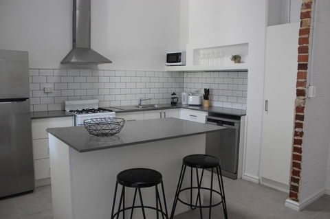 Captain\'s Heritage Cottage - Central Fremantle 2 Bedroom Historic Cottage - New Castle Holiday 5