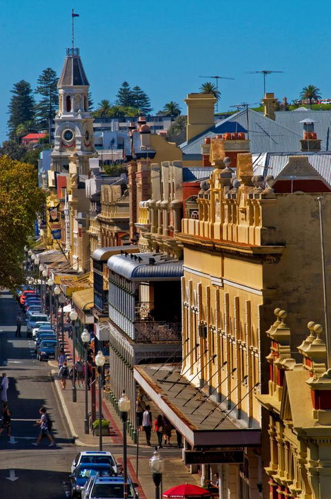 Captain\'s Heritage Cottage - Central Fremantle 2 Bedroom Historic Cottage - New Castle Holiday 19