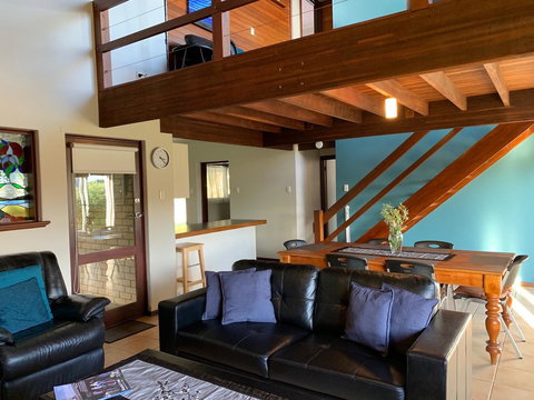 Beachside Prevelly Villas - New Castle Holiday 18