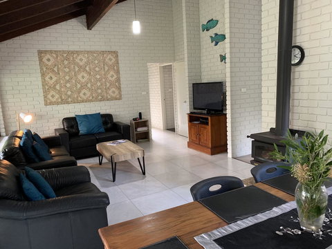 Beachside Prevelly Villas - New Castle Holiday 4