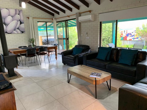 Beachside Prevelly Villas - New Castle Holiday 3