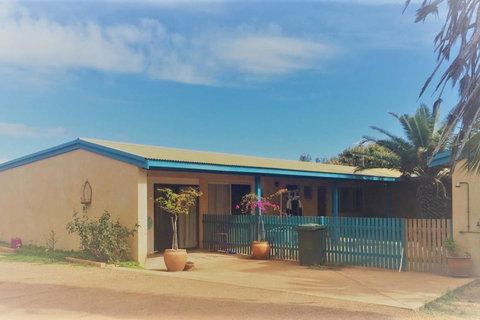 Surf Shack - New Castle Holiday 3