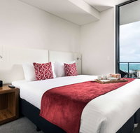 Ramada by Wyndham VetroBlu Scarborough Beach - New Castle Holiday