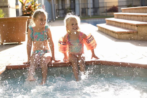 Amalfi Resort - New Castle Holiday 44