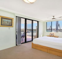 Darling Harbor Apartment - New Castle Holiday