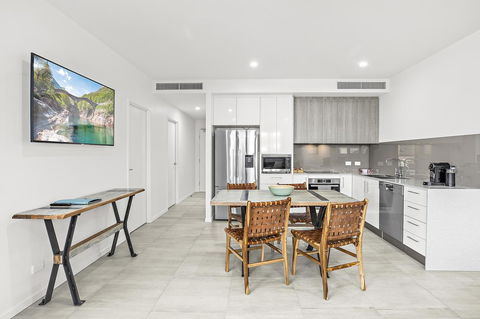 Rockpool 2 Sawtell Beach - Just Steps To Restaurants And 2 Min Stroll To Beach! - New Castle Holiday 3