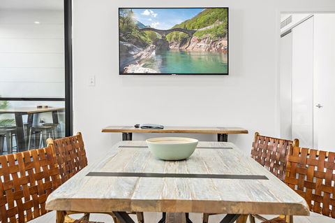 Rockpool 2 Sawtell Beach - Just Steps To Restaurants And 2 Min Stroll To Beach! - New Castle Holiday 4