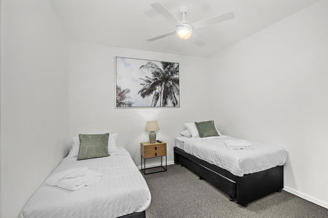 Rockpool 2 Sawtell Beach - Just Steps To Restaurants And 2 Min Stroll To Beach! - New Castle Holiday 9
