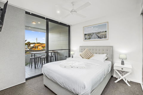 Rockpool 2 Sawtell Beach - Just Steps To Restaurants And 2 Min Stroll To Beach! - New Castle Holiday 7