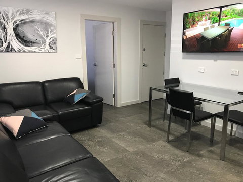 Jesmond Executive Villas - New Castle Holiday 9