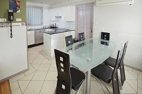 Jesmond Executive Villas - New Castle Holiday 35